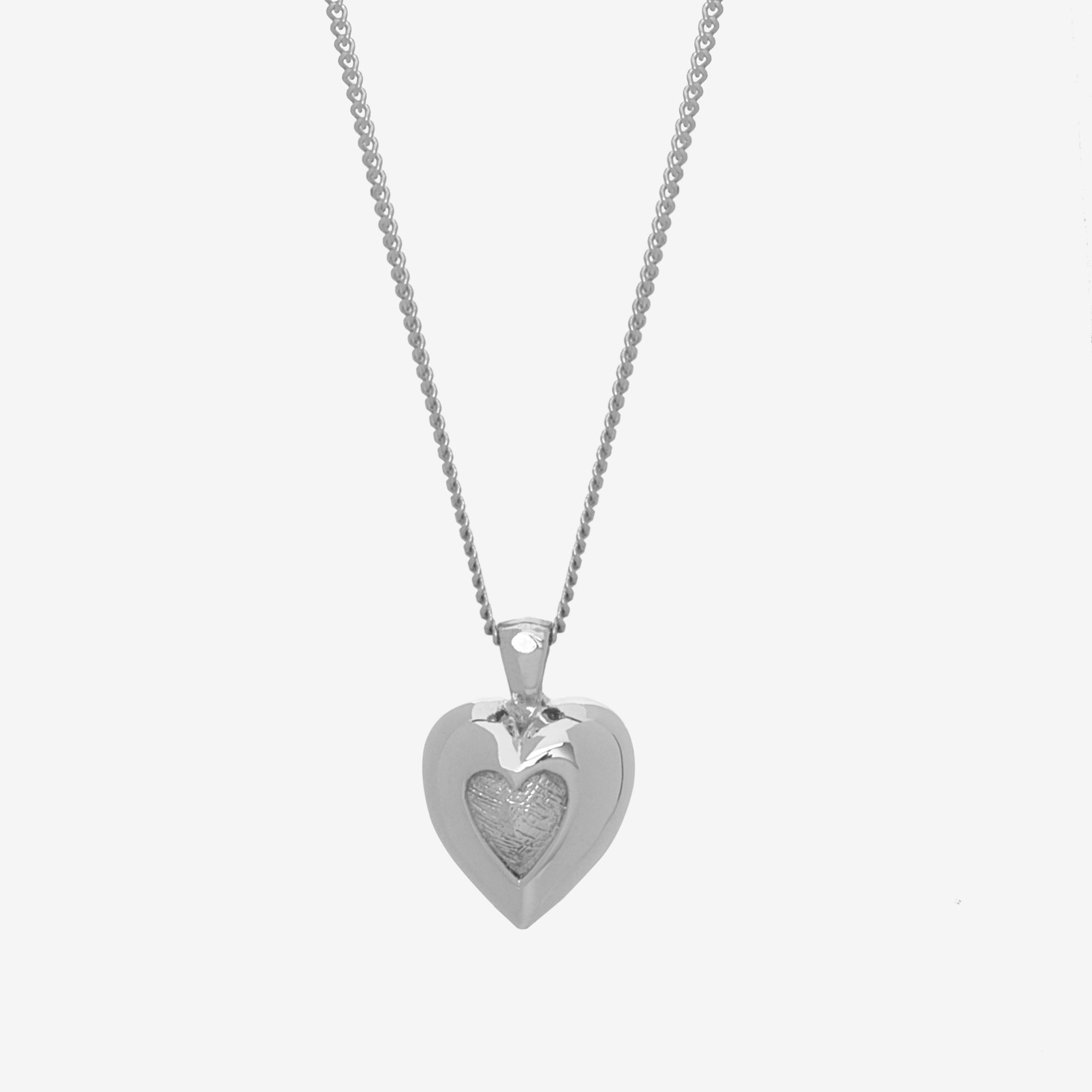 Urne pendentif moyen coeur avec motif de coeur au centre